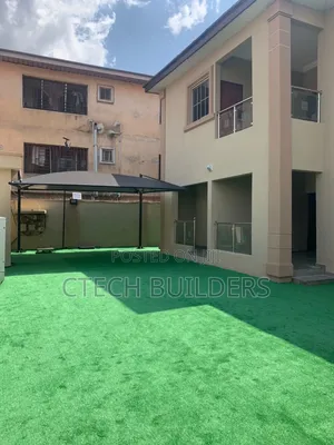 8bdrm Block of Flats in Benin City for sale