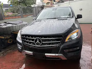 Mercedes-Benz M Class ML350 4dr SUV (3.5L 6cyl 7A) 2015 Gray