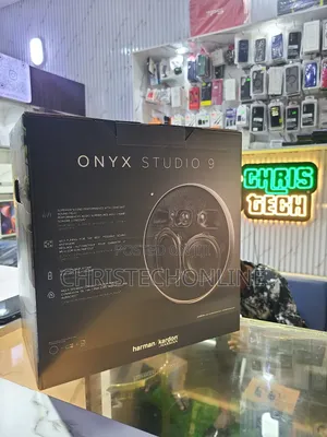 Onyx Studio 9