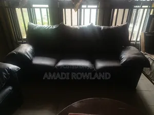Photo - Living Room Chairs
