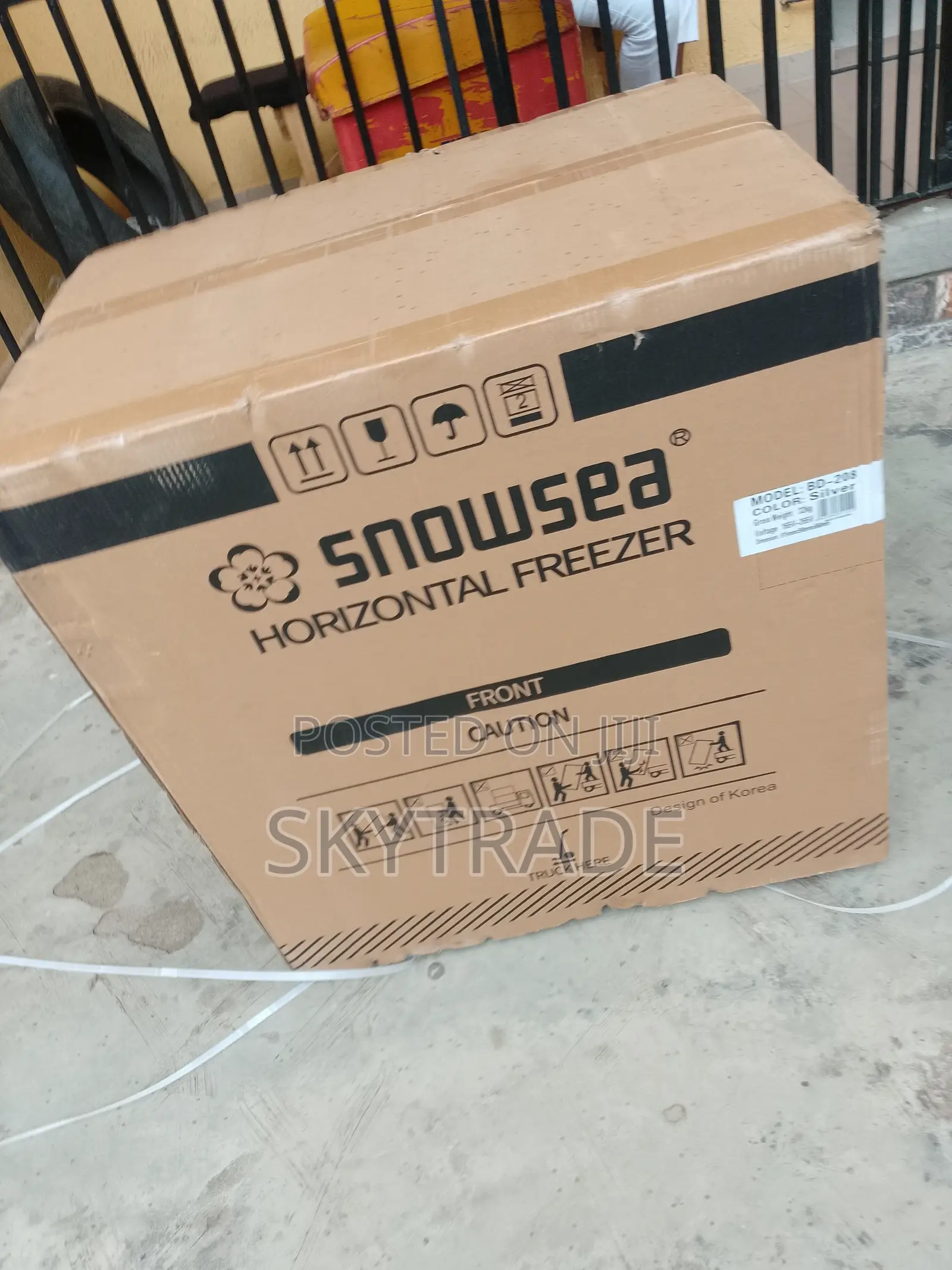 Adjustable Thermostart Snowsea Freezer
