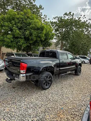 Toyota Tacoma 4dr Double Cab 2016 Black