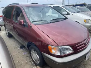 Toyota Sienna LE 2001 Red
