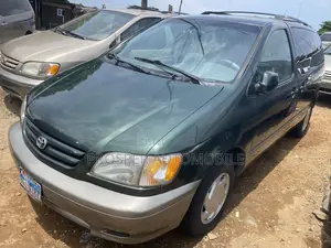 Toyota Sienna XLE 2003 Green