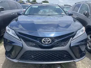 Toyota Camry XSE FWD (2.5L 4cyl 8AM) 2018 Black