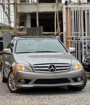 Mercedes-Benz C300 Luxury Sedan AWD (3.0L 6cyl 7A) 2009 Ivory