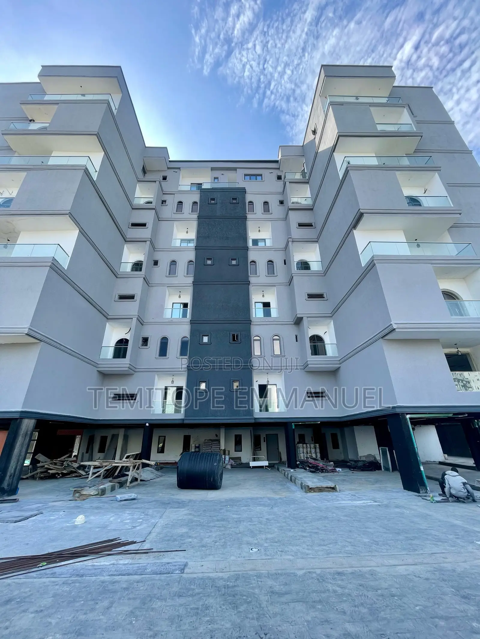 Furnished 2bdrm Block of Flats in Lekki for sale