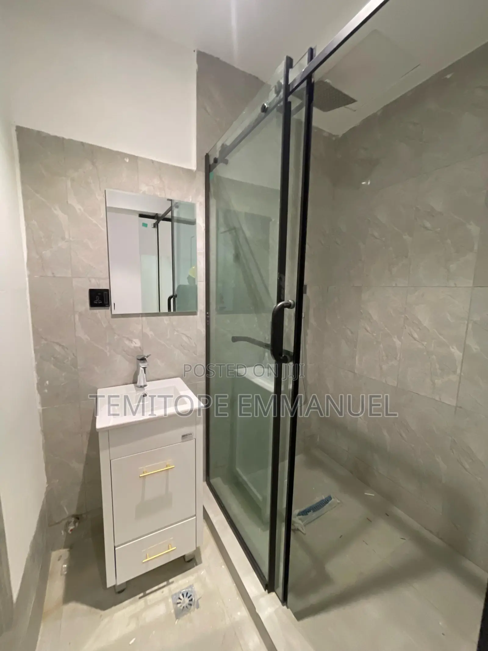 Furnished 2bdrm Block of Flats in Lekki for sale