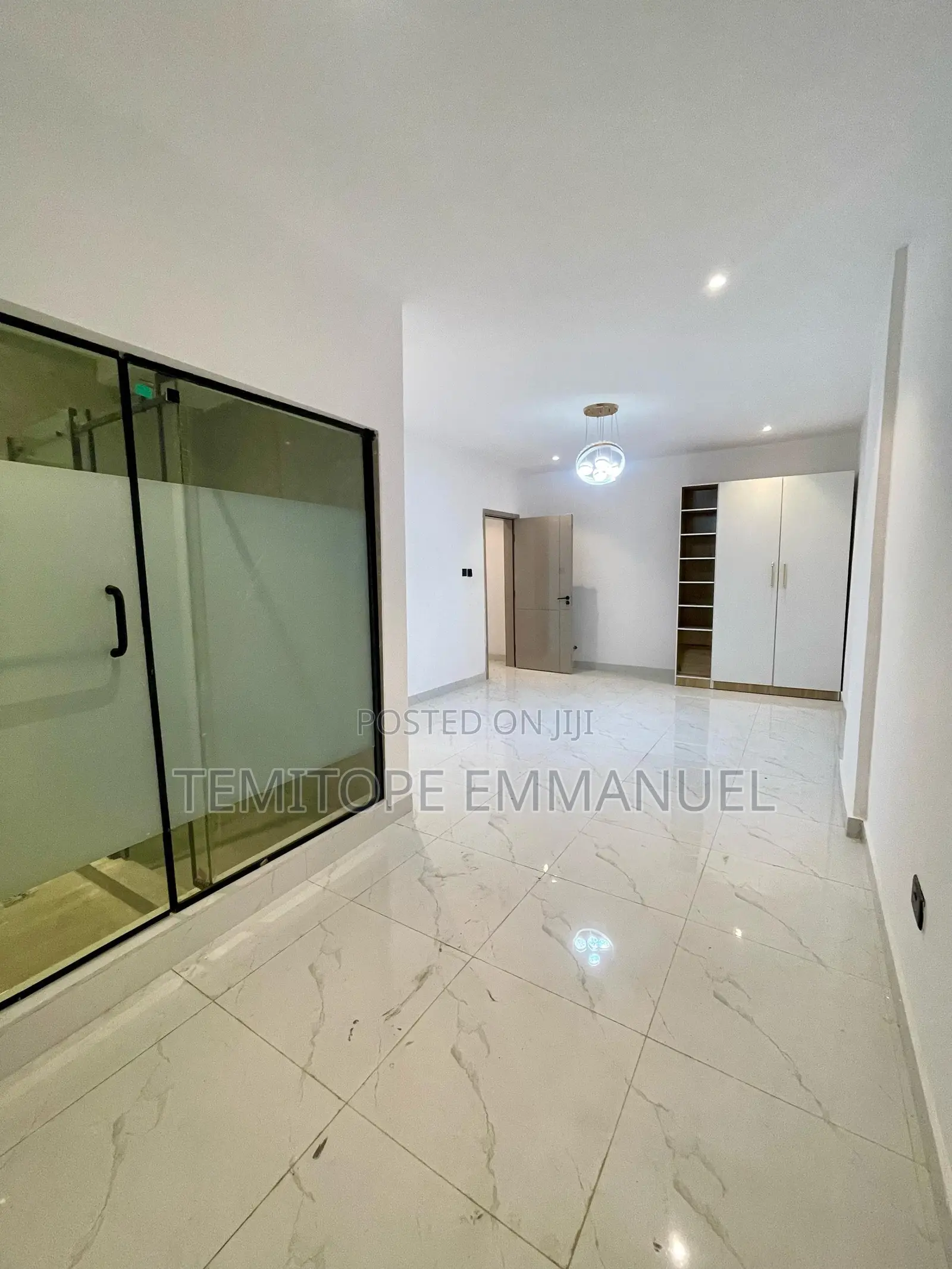 Furnished 2bdrm Block of Flats in Lekki for sale