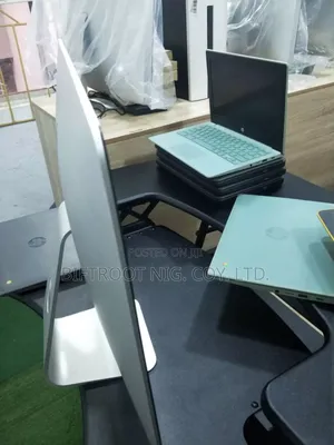Desktop Computer Apple iMac 8GB Intel Core I5 SSD 1T