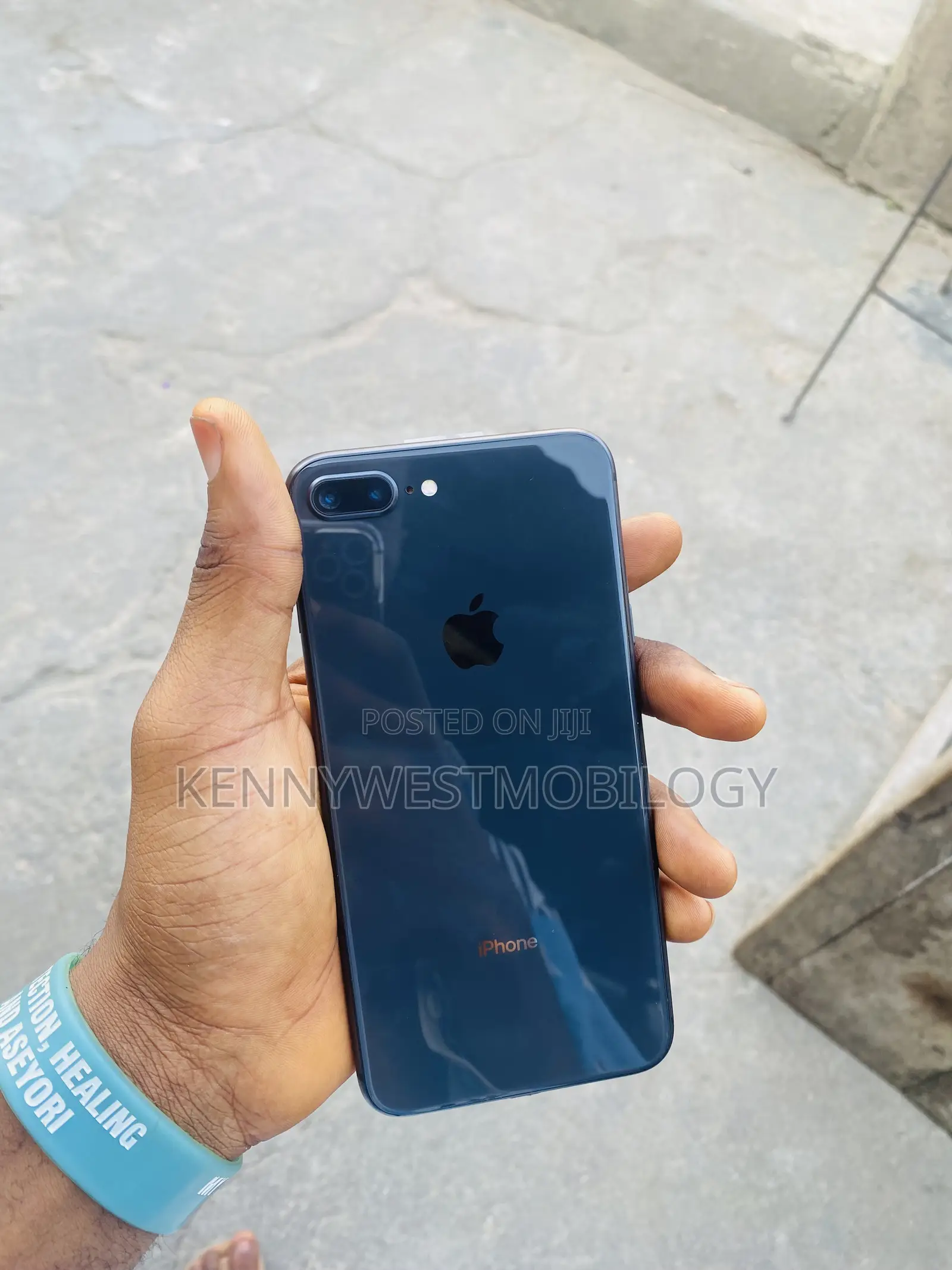 Apple iPhone 8 Plus 64 GB Black