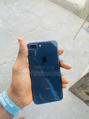 Apple iPhone 8 Plus 64 GB Black