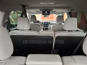Honda Pilot Touring 4dr SUV 4WD (3.5L 6cyl 9A) 2016 Gray