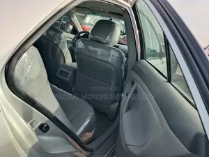 Toyota Camry LE 4dr Sedan (2.5L 4cyl 6AM) 2010 Silver