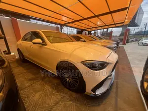 Mercedes-Benz C300 2023 White