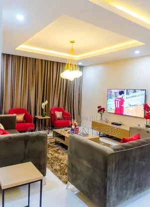 Stunning and Colorful 3bed Apartment