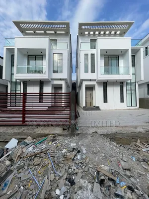 5bdrm Duplex in Chevron for sale