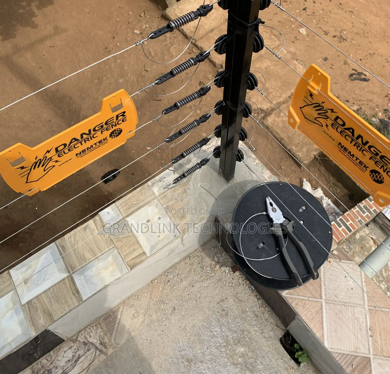 Electric Fence Installer