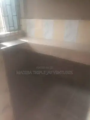 Photo - Furnished 1bdrm Shared Apartment in Mowe Berger for rent