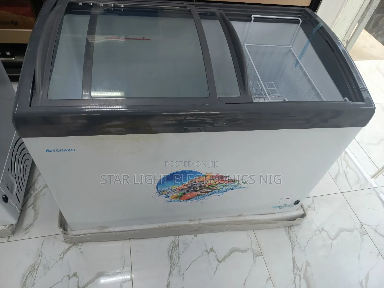 Show Case Freezer Solar 290 Liters