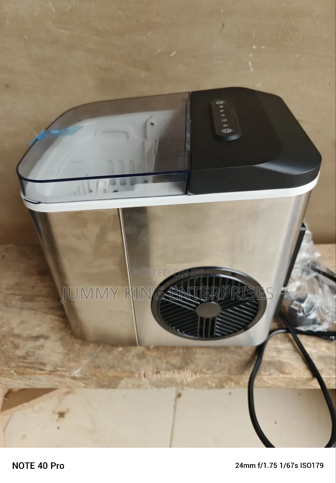 Countertop Compact Designed Ice Cube Maker