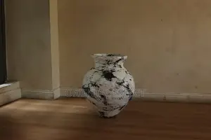 Aradel Pot (White Rustic)
