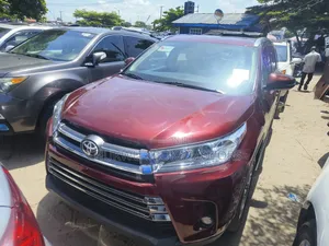 Toyota Highlander Limited V6 4x2 (3.5L 6cyl 6A) 2016 Red
