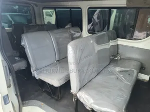Toyota HiAce 2012 White