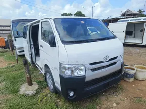 Toyota HiAce 2012 White