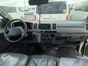 Toyota HiAce 2012 White