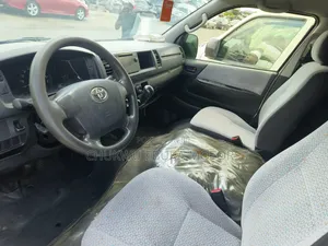 Toyota Grand HiAce 2015 White