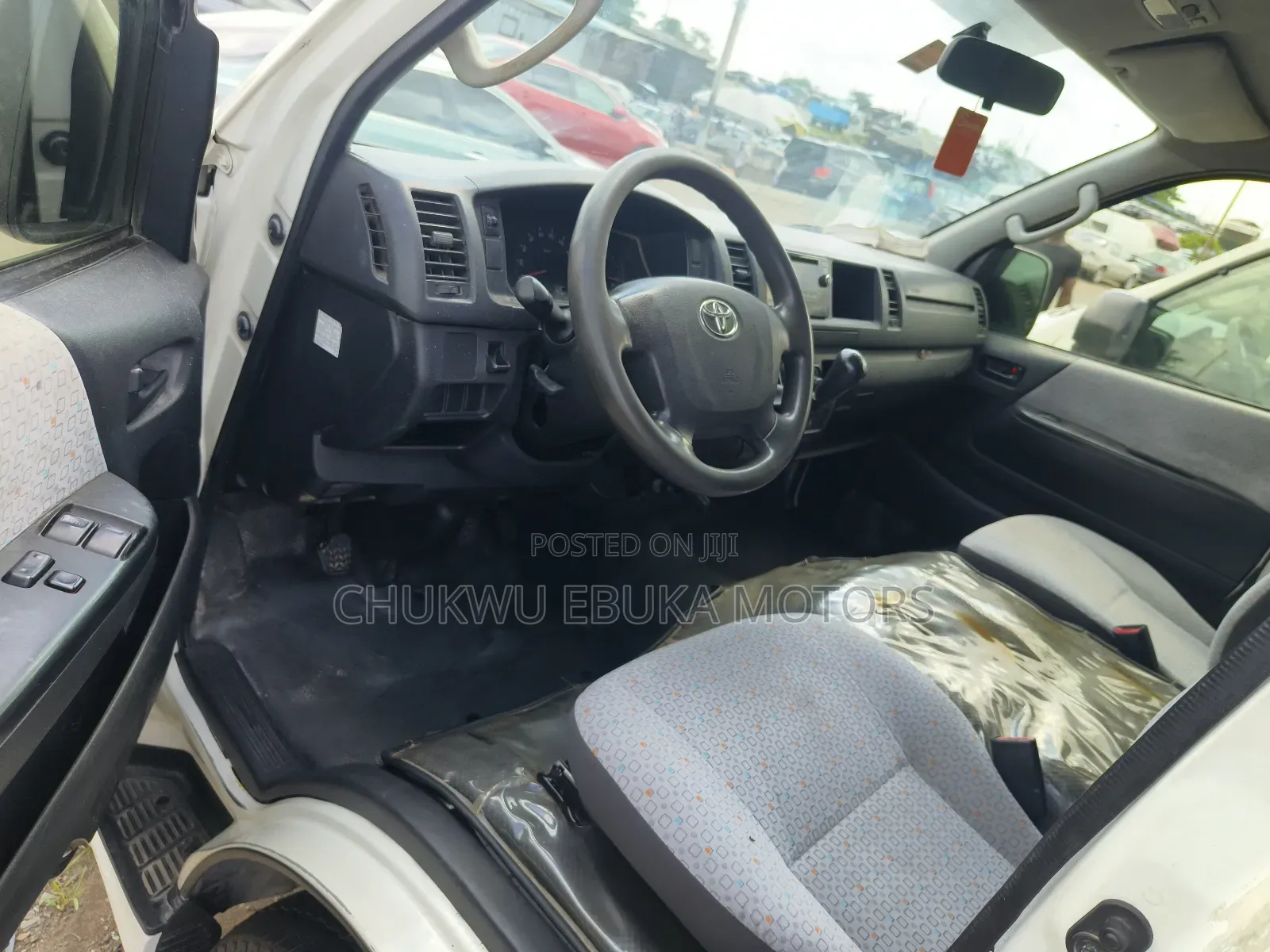 Toyota Grand HiAce 2015 White