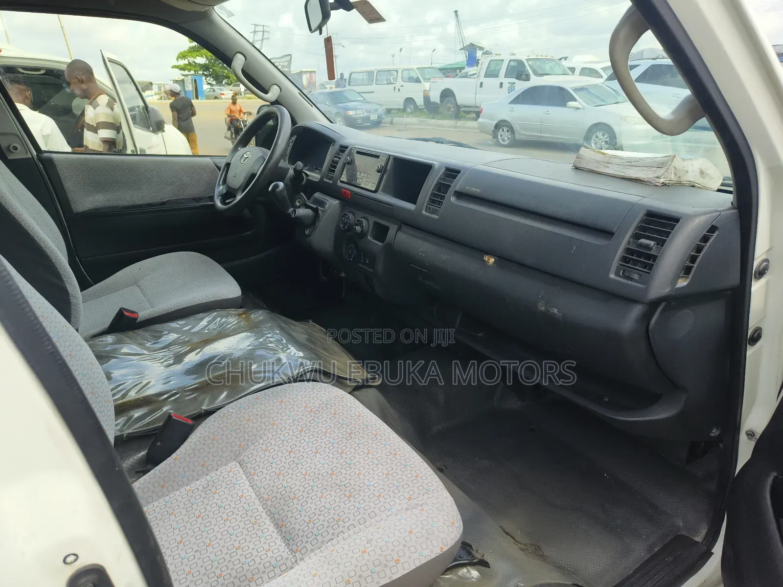 Toyota Grand HiAce 2015 White