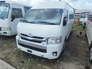 Toyota Grand HiAce 2015 White