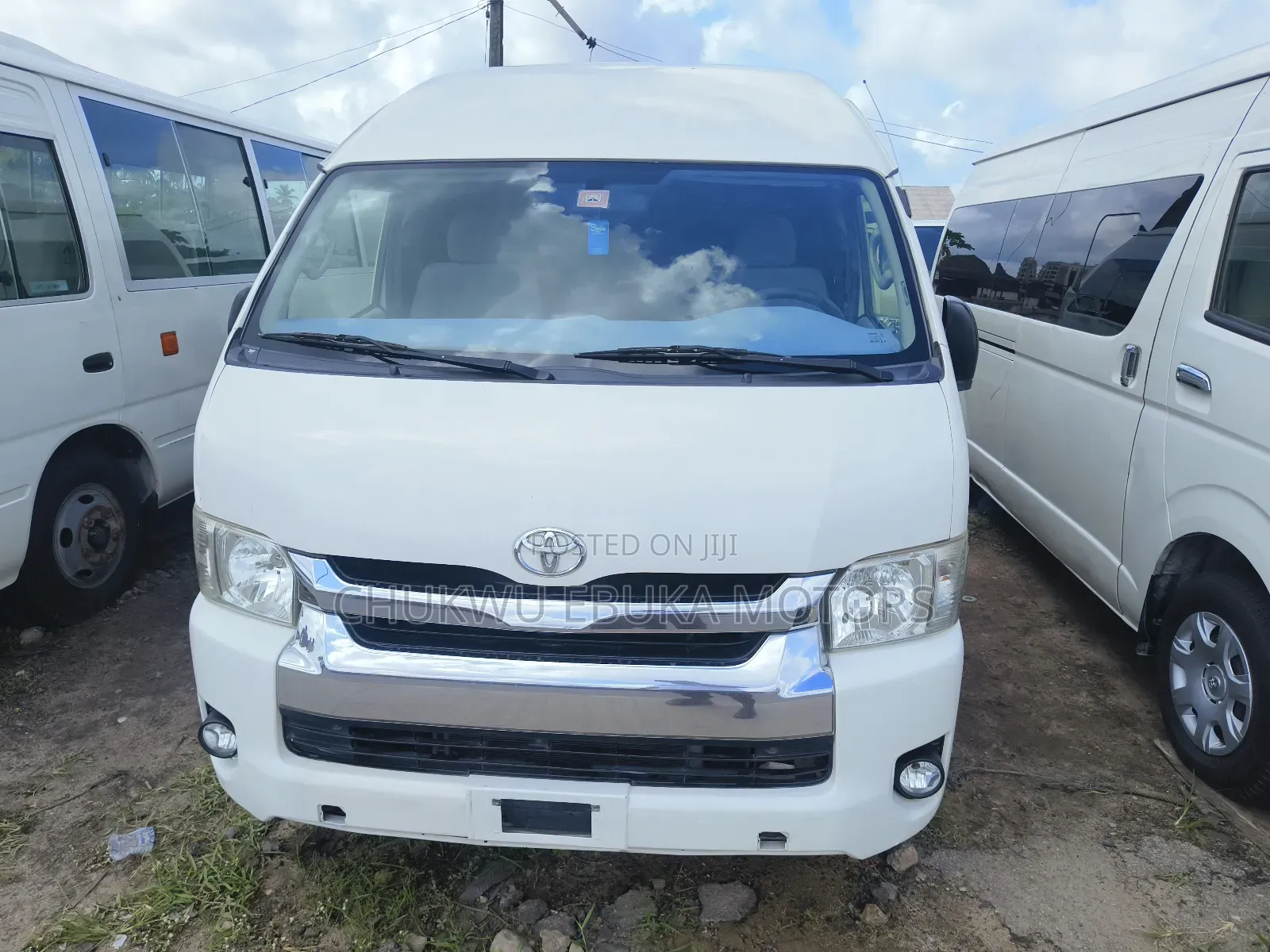 Toyota Grand HiAce 2015 White