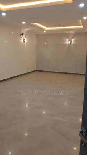 5bdrm Duplex in Apo for rent