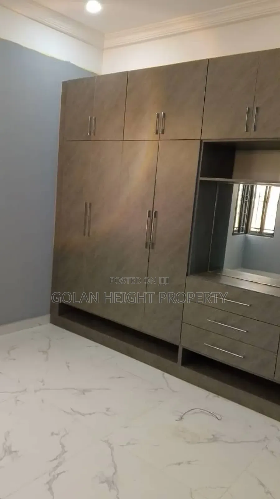 5bdrm Duplex in Apo for rent