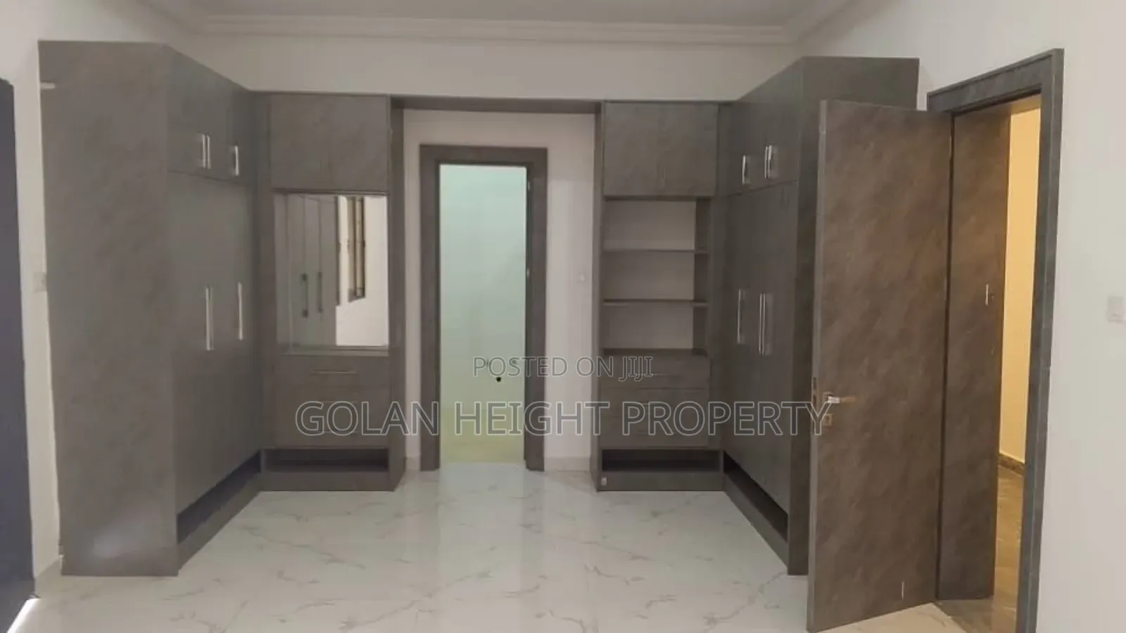 5bdrm Duplex in Apo for rent