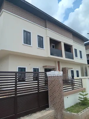 5bdrm Duplex in Warri for rent