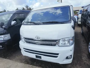 Toyota Grand HiAce 2014 White