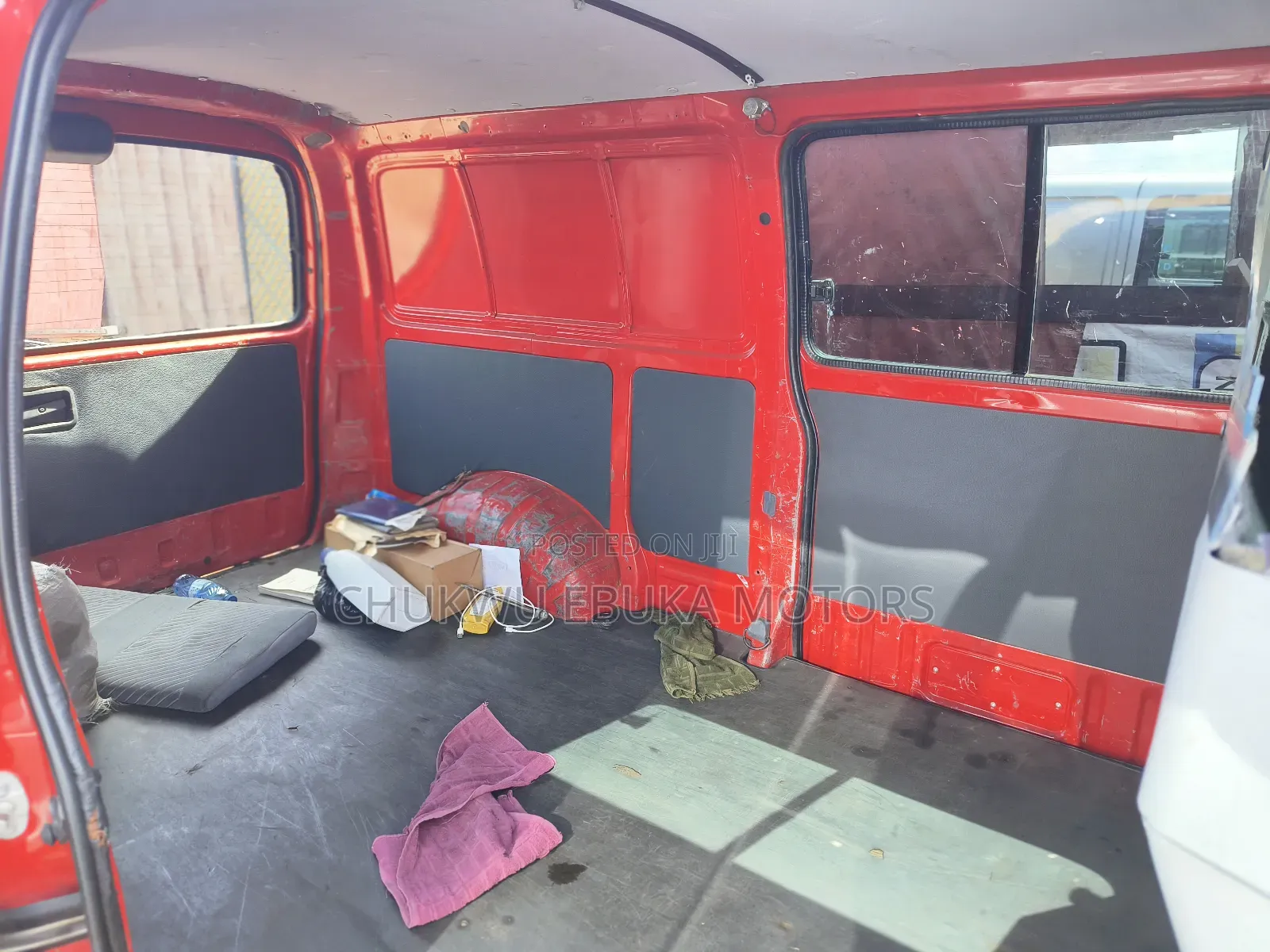 Toyota HiAce 2004 Red