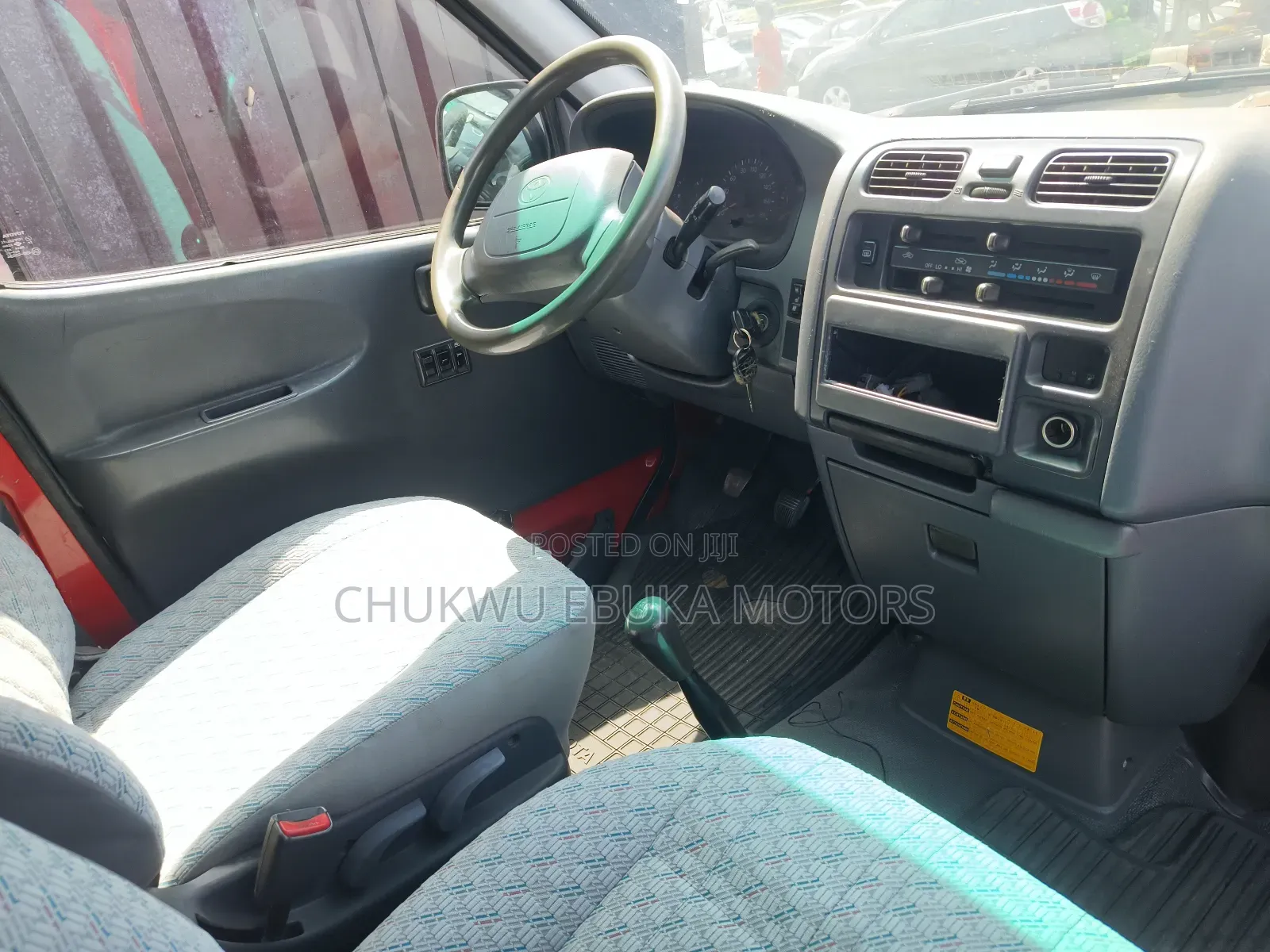 Toyota HiAce 2004 Red
