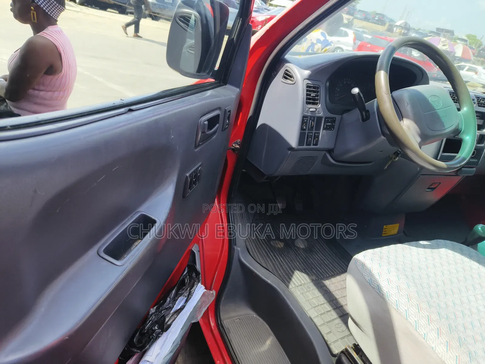 Toyota HiAce 2004 Red