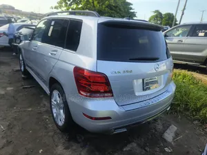 Mercedes-Benz GLK-Class Base GLK 350 4dr AWD 4MATIC (3.5L 6cyl 7A) 2015