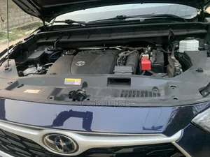 Toyota Highlander 2023 Blue