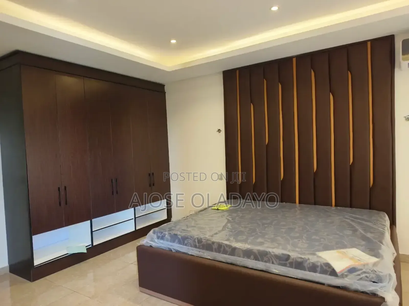 Walldrope and Bedframe