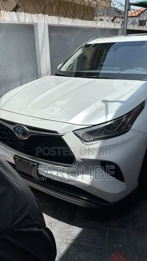 Toyota Highlander Platinum FWD 2023 White