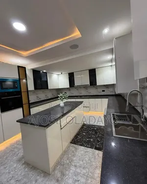 Luxury Kitchen Cabinets