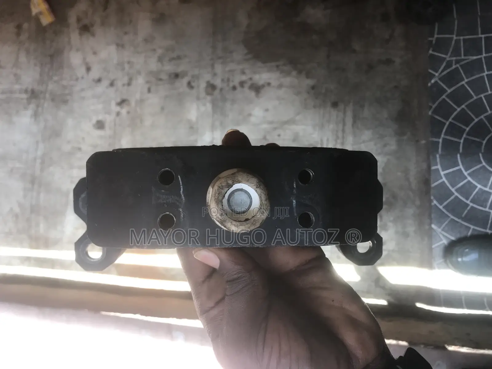 Engine Seat Hilux