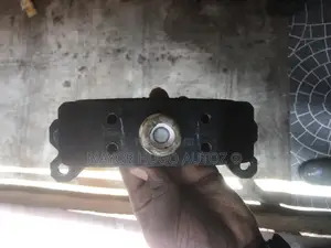Engine Seat Hilux